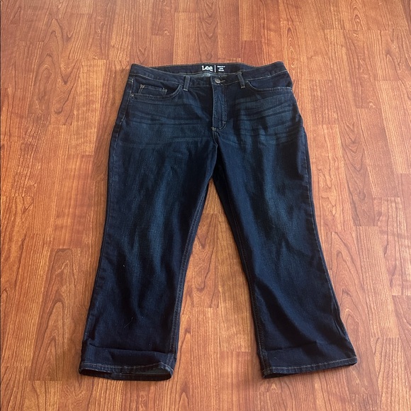 Lee Denim - Lee Midnight Blue Regular Fit Mid rise Capri  Denim Jeans size 16